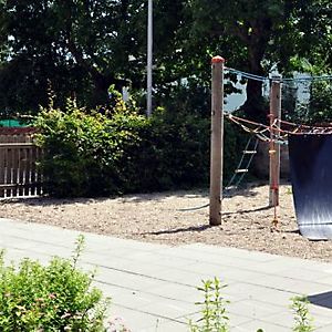 Garten mit Spielplatz_10