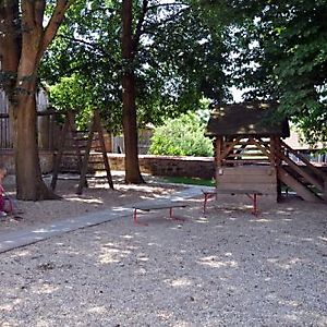 Garten mit Spielplatz_8