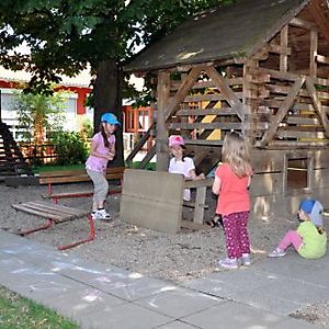 Garten mit Spielplatz_9